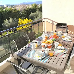 Appartement 3 Pieces, Refait A Neuf, Standing, Piscine, A Pieds, Antibes