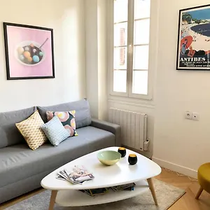 Appartement Charming And Modernly Designed 2 Bedroom - Old Town, Antibes